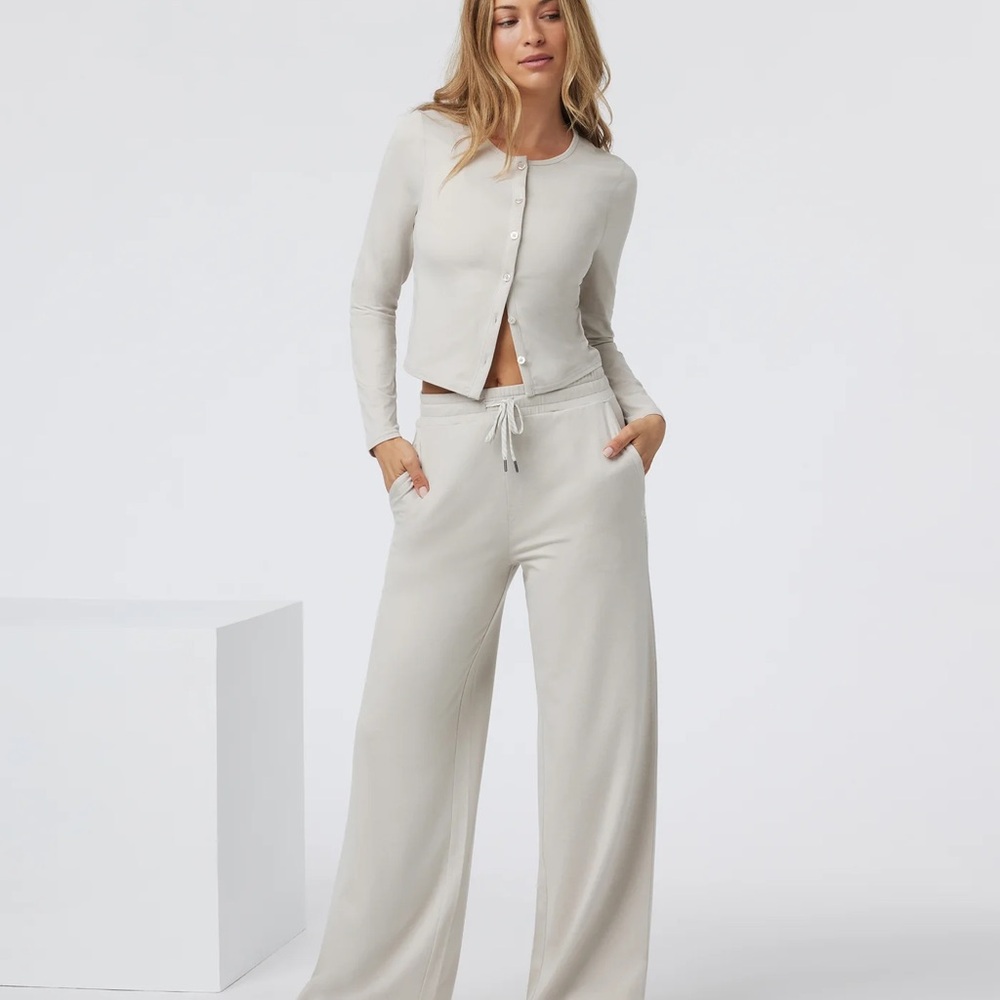 NWOT Vuori Halo Essential Wideleg Pant Ecru Heather Women’s Small - Picture 4 of 9